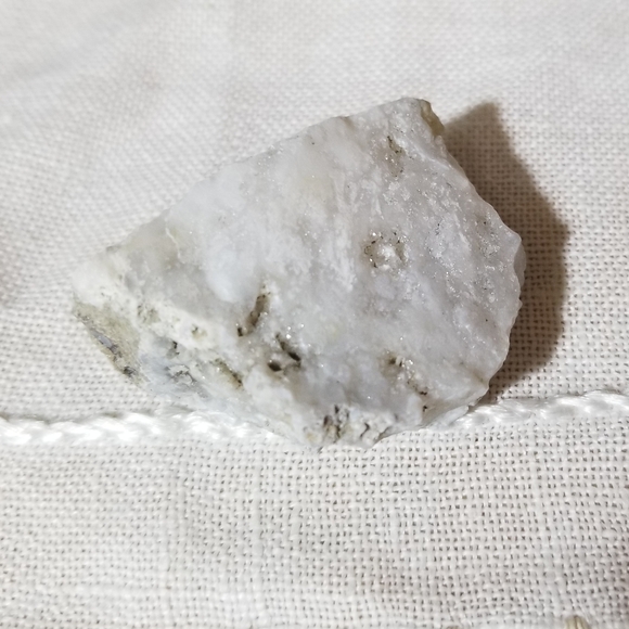 Rough Chalcedony and Quartz from Illinois - Picture 7 of 8